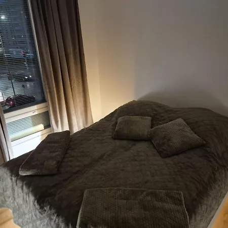 Tyylikaes Ja Kodikas Kaksio Palveluiden Laehellae Appartement *