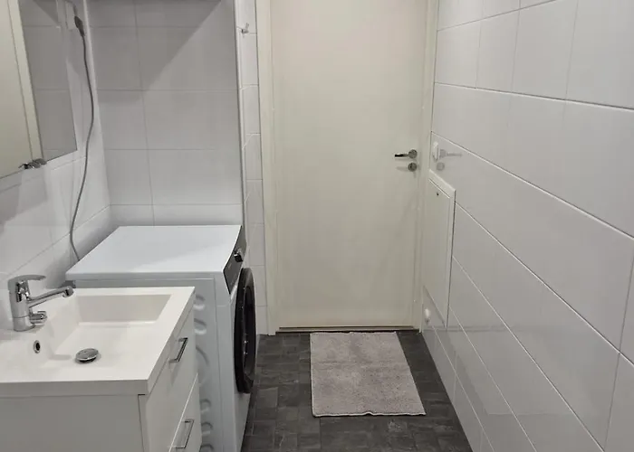 Tyylikaes Ja Kodikas Kaksio Palveluiden Laehellae Lägenhet